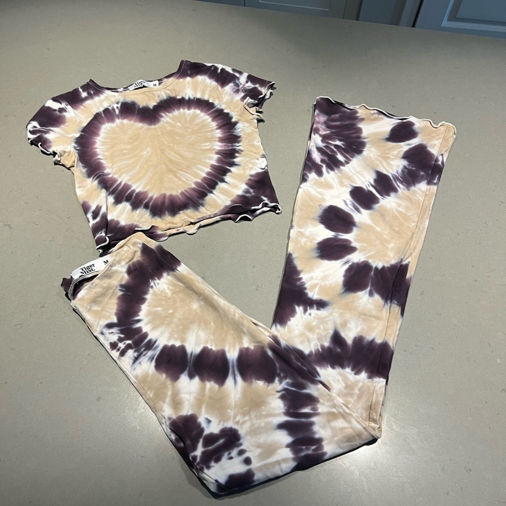 Tiger Mist Tie-Dye Heart Set in Purple and Tan